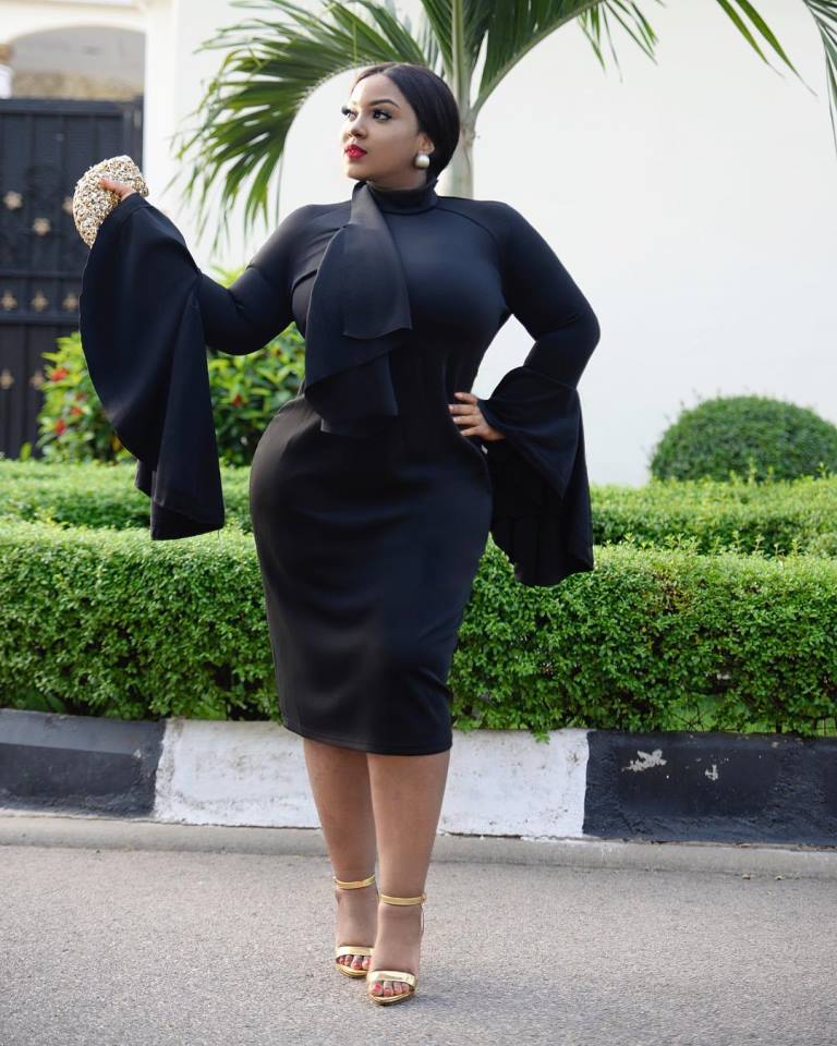 full figured model ashley